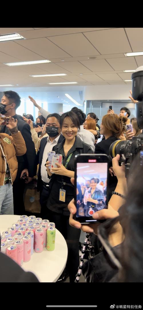 老澳门最新开奖结果今天和闫妮送外卖被偶遇与闫妮所有视频